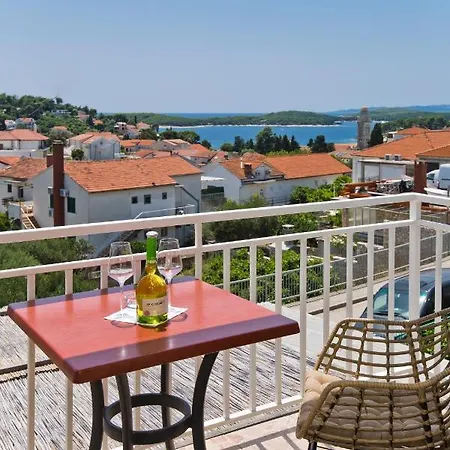 Luka's Legacy Daire Hvar Town