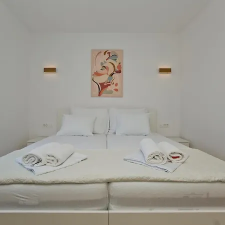 Luka's Legacy Appartement