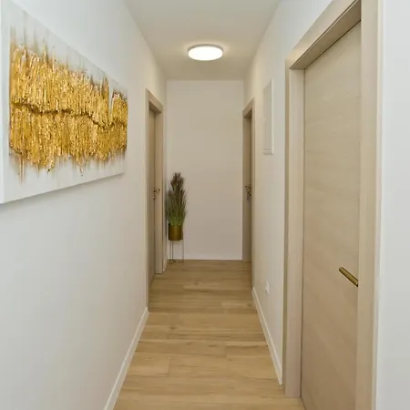 Luka's Legacy Appartement *