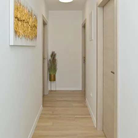 Apartment Luka's Legacy *